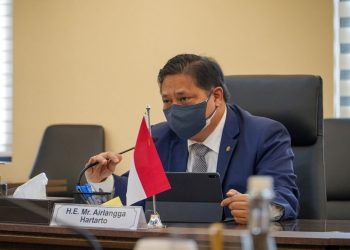 Mengatasi harga minyak goreng yang tinggi, Pemerintah siapkan minyak goreng kemasan sederhana