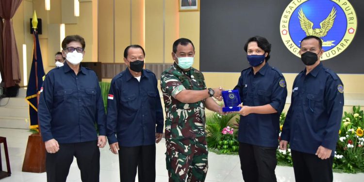 Penutupan Munas PPPAU 2022. Aspotdirga Kasau Harap, Pengurus Terpilih Berikan Konstribusi Positif dan Jaga Nama Baik TNI AU