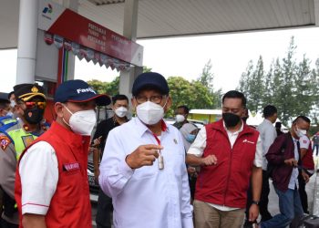 Jalur Mudik Mulai Padat, Menteri ESDM Sidak Pastikan Kapasitas SPBU Minimal 60% dari Kapasitas Tangki