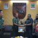 Pangdam XVIII/Kasuari Terima Cendera Mata Dari Ketua MRPB