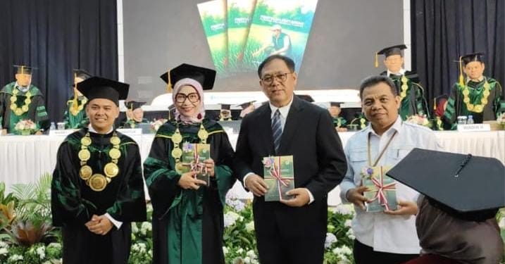Kolaborasi Praktisi, Dosen Dan Direktur Polbangtan Bogor Torehkan Sejarah, Terbitkan Buku Panduan Untuk Penyuluh Indonesia